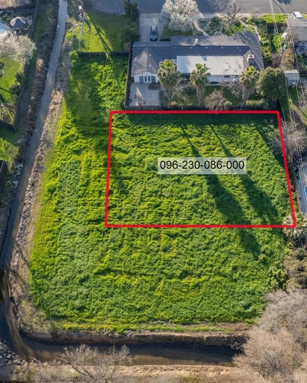 1 S Sowell St, Visalia, CA 93277