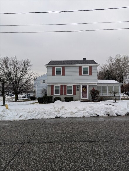 746 W 40th St, Erie, PA 16509