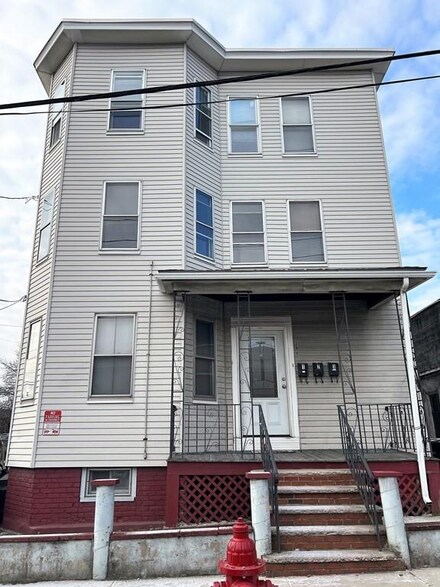 280 Mcgrath Hwy, Somerville, MA 02143