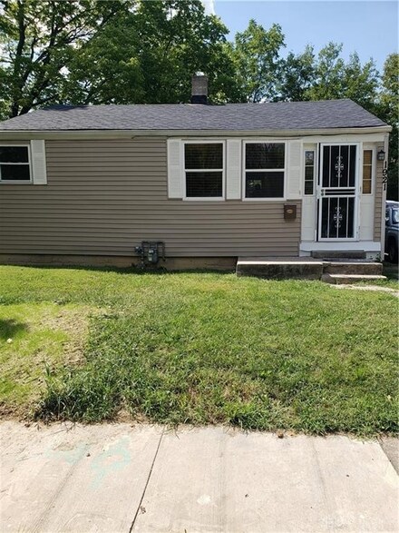 1921 Kensington Dr, Dayton, OH 45406