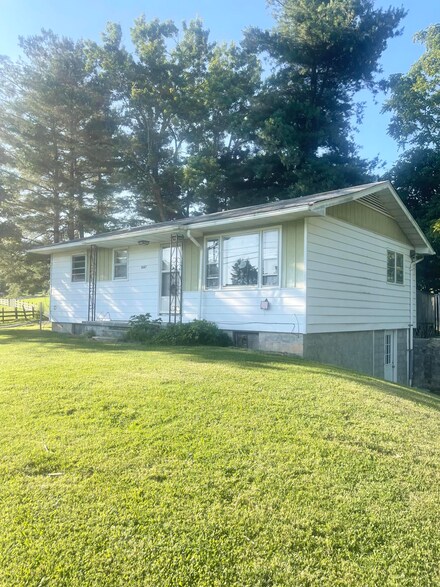 11087 Goose Creek Rd, Bristol, VA 24202