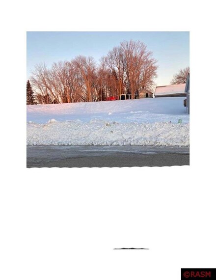 709 Maple Ln, Eagle Lake, MN 56024