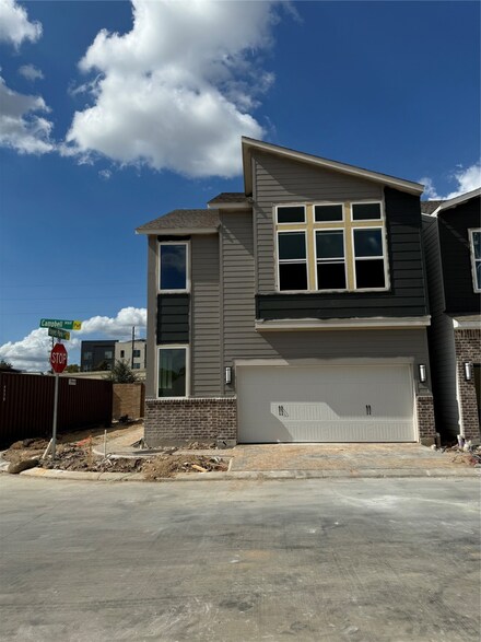 412 Campbell Manor Dr, Houston, TX 77079
