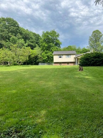 14910 Mohler Rd, Logan, OH 43138