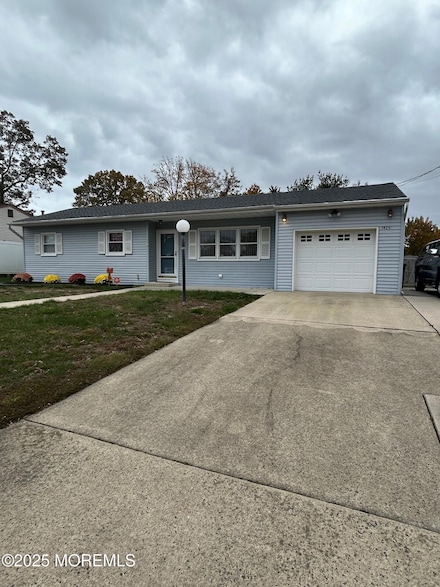 1425 Nevada Dr, Toms River, NJ 08753