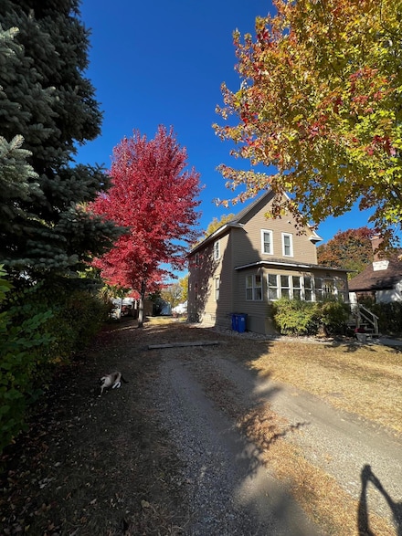 821 3rd Ave, Madison, MN 56256