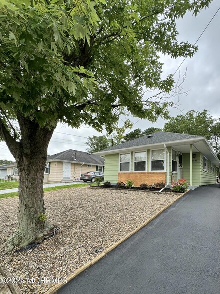 2041 Hovsons Blvd, Toms River, NJ 08753
