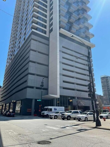 235 W Van Buren St Unit 1702, Chicago, IL 60607