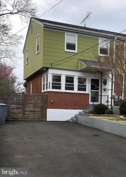6954 Westhampton Dr, Alexandria, VA 22307