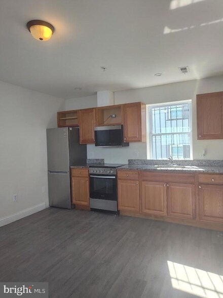 4230 6th St SE Unit 1, Washington, DC 20032