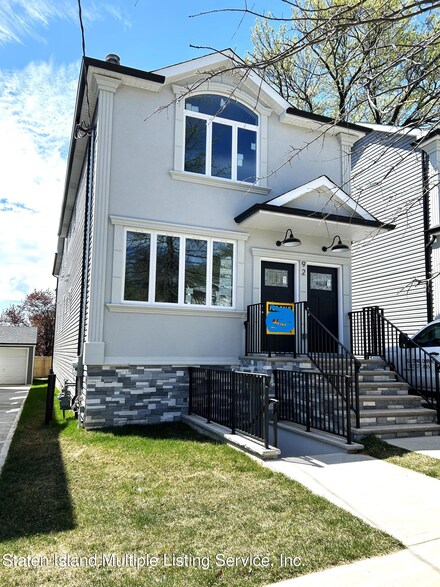 92 Hooker Place, Staten Island, NY 10302