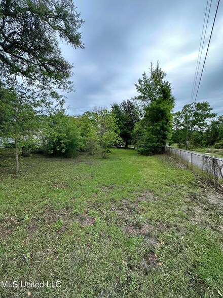 1802 Parsley Ave, Pascagoula, MS 39567