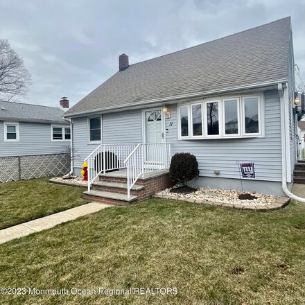 11 Magnolia Place, Keansburg, NJ 07734