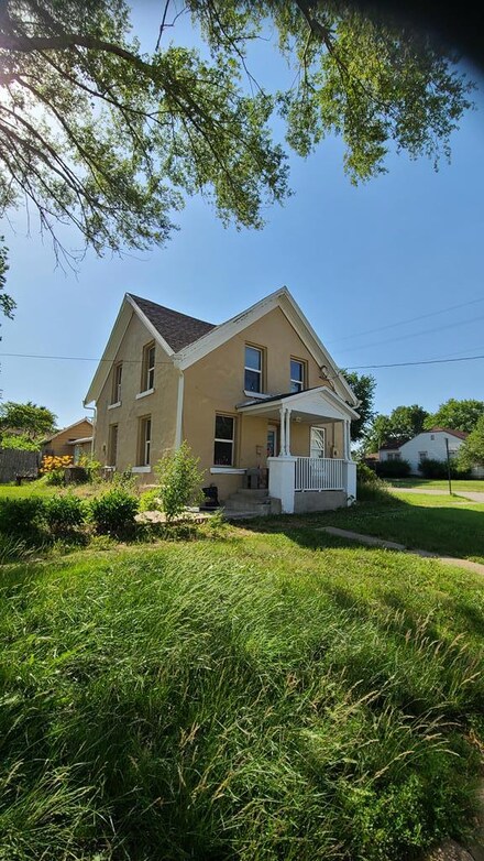 319 N Sheridan St, Minneapolis, KS 67467