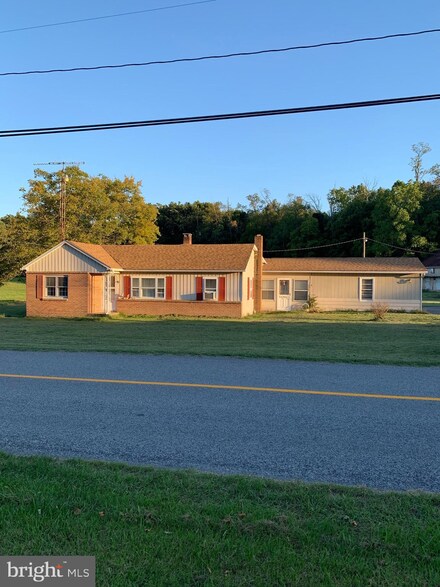 14204 Dickeys Rd, Mercersburg, PA 17236
