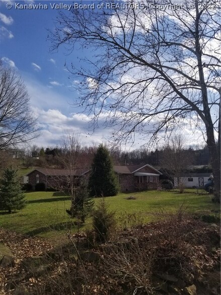 22 Pine Dr, Evans, WV 25241