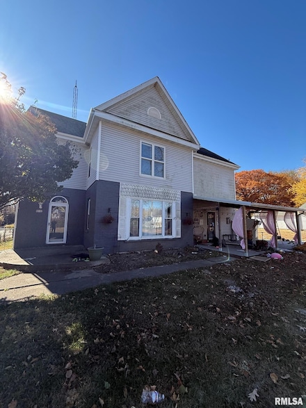 619 N 12th St, Petersburg, IL 62675