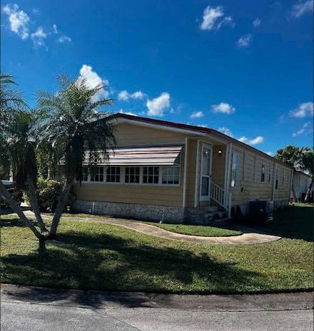 2531 Lakes of Melbourne Dr, Melbourne, FL 32904