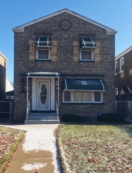 9847 S Ingleside Ave, Chicago, IL 60628