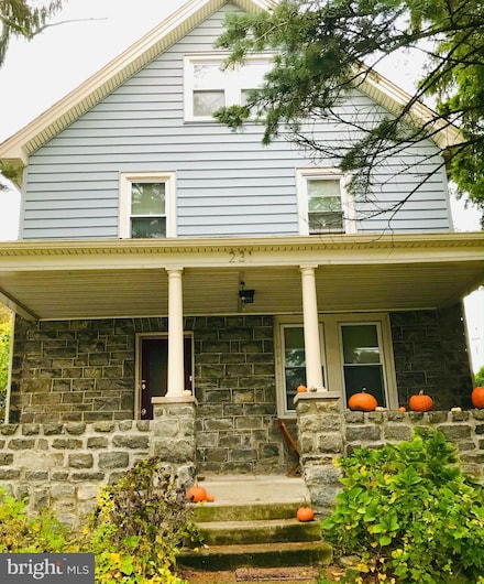 231 Burmont Rd, Drexel Hill, PA 19026