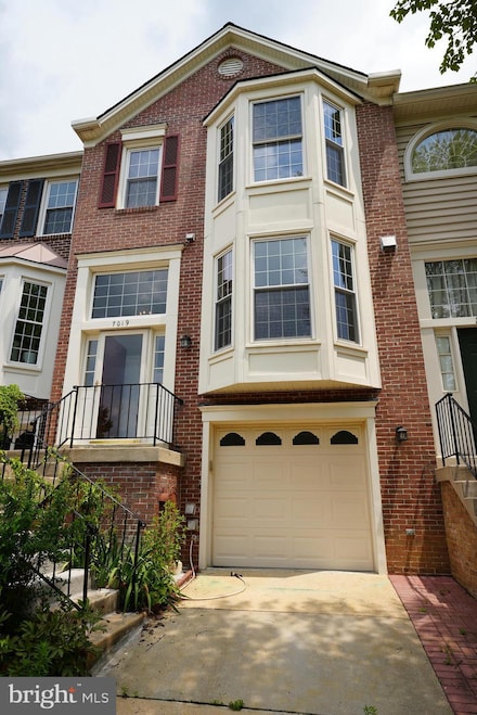 7019 Ashleigh Manor Ct, Alexandria, VA 22315