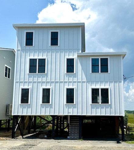 79 N End Blvd, Salisbury, MA 01952