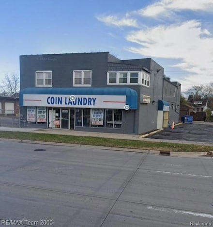 1830 Southfield Rd, Lincoln Park, MI 48146