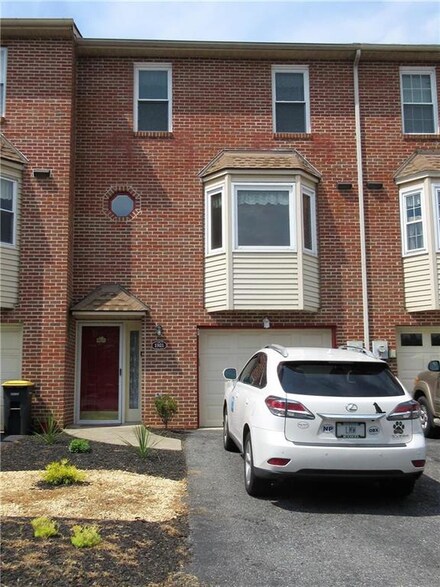 1921 Georgia Dr, Whitehall, PA 18052