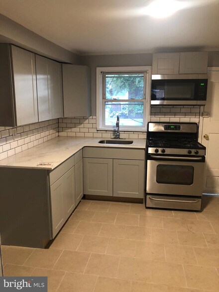 521 Rand St, Camden, NJ 08105