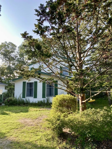 17 Lee Place, Mastic, NY 11950