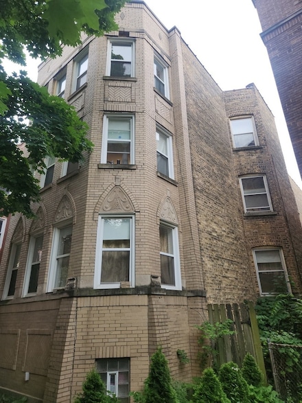 6422 N Rockwell St, Chicago, IL 60645