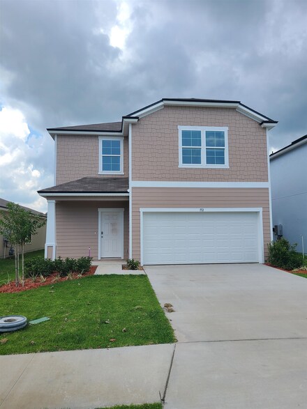 772 Grand Reserve Dr, Bunnell, FL 32110