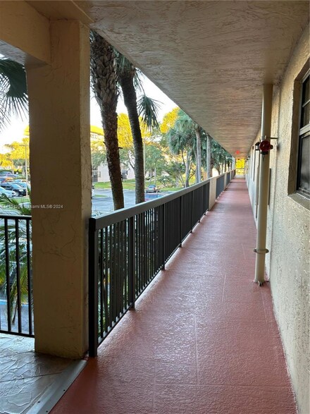 4940 E Sabal Palm Blvd Unit 208, Tamarac, FL 33319