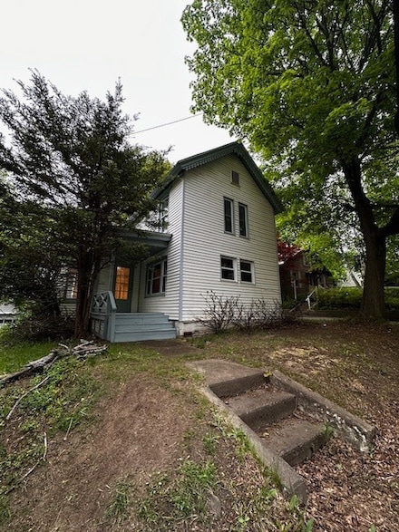 139 Southside Dr, Oneonta, NY 13820