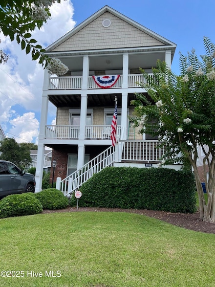2208 Evans St, Morehead City, NC 28557