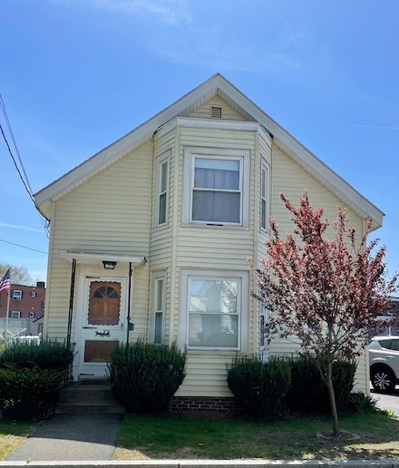 15 Green St, Reading, MA 01867
