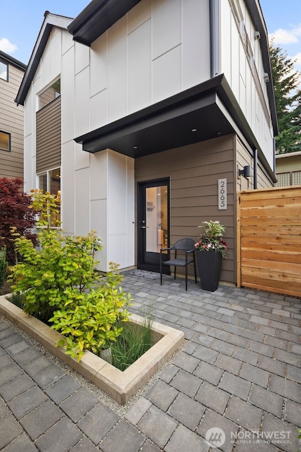 2665 51st Ave SW, Seattle, WA 98116