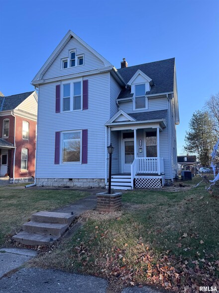 1418 Oak St, Quincy, IL 62301