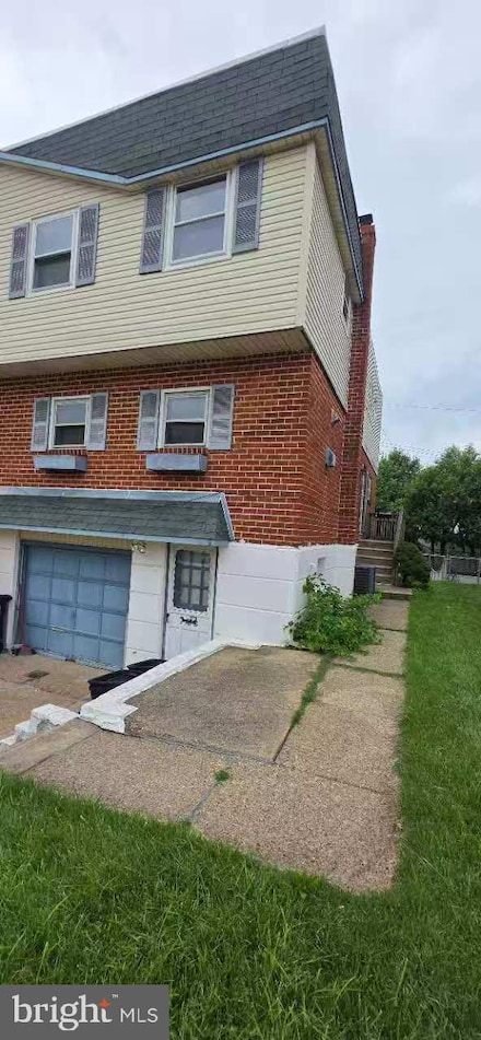 2876 Walnut Hill St, Philadelphia, PA 19152