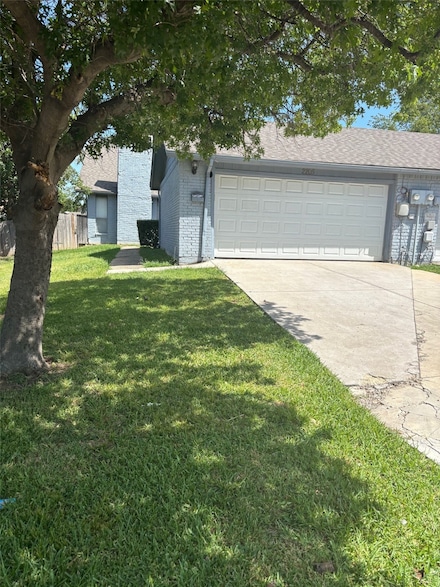 2205 Heritage Cir, Carrollton, TX 75006