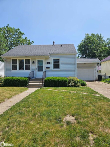 418 S Willard St, Ottumwa, IA 52501