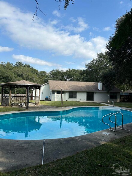 11689 Wakefield Dr, Pensacola, FL 32514