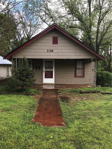 228 W Huron St, Purcell, OK 73080