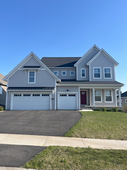 3790 Thrush St, Shakopee, MN 55379