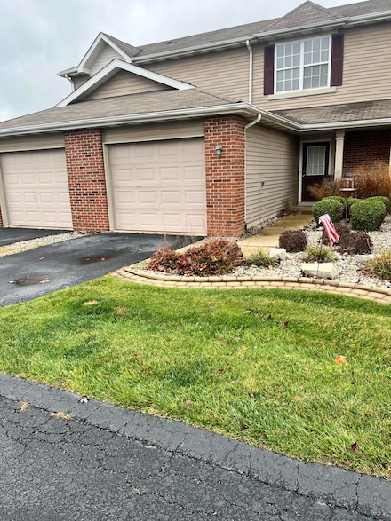 905 Flagstone Dr, Dyer, IN 46311