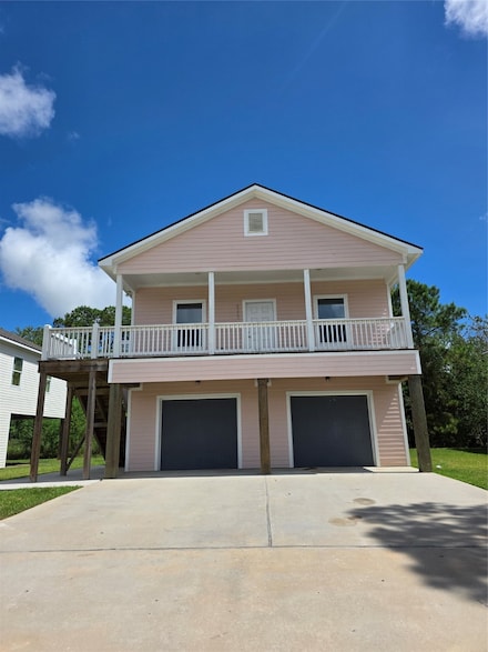 6223 Lacey Oak Dr, Hitchcock, TX 77563