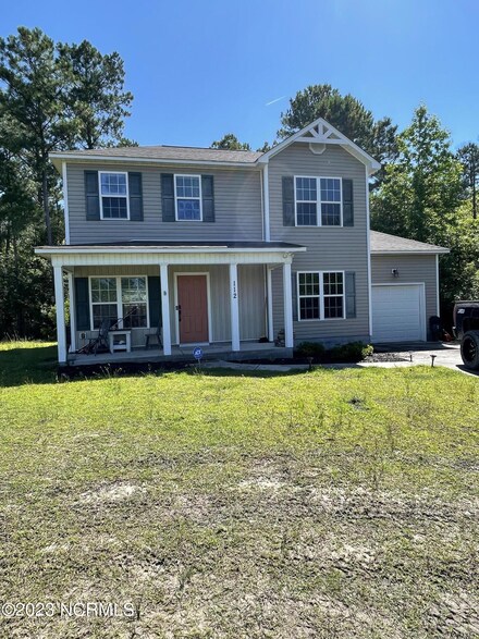 112 Blossom Ct, Maple Hill, NC 28454
