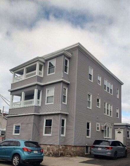 836 Globe St, Fall River, MA 02724