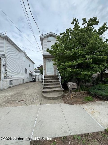 5 Scott Ave, Staten Island, NY 10305