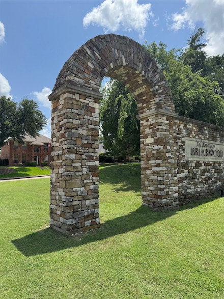 1701 Plum Creek Dr, Desoto, TX 75115